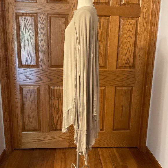 We The Free Oversized Starlight Tunic with Handkerchief Hem, Size Extra Large - Picture 6 of 10